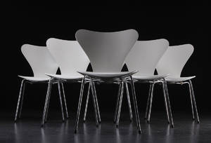 Arne Jacobsen. Seks Syver-stole, Model 3107 6
