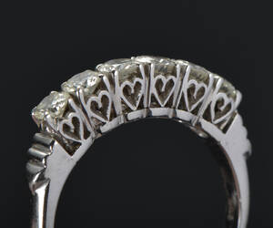 18 kt. Hvidguldsring med brillanter