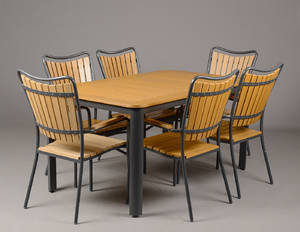Havemøbler. Havebord samt seks armstole 7 