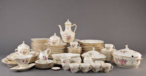 Kgl. Porcelæn. Frijsenborg. Kaffe- og spisestel 114