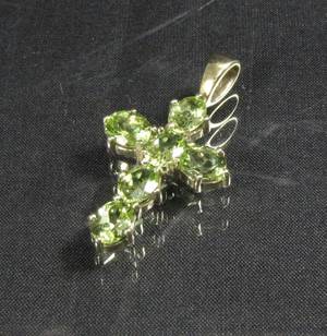 Anhänger in Gold mit Peridot