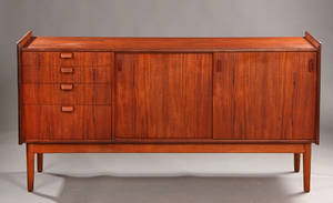 Dansk møbelproducent. Skænk af teak.