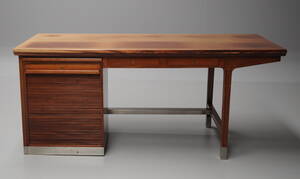 Dansk møbelproducent. Skrivebord i mahogni