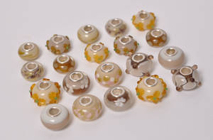 Charlotte Borgen, 20 beadscharms af sterling sølv - brun 20