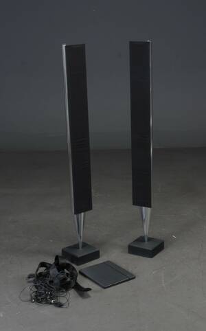 Bang  Olufsen. Et par Beolab 8000 højttalere 2 Denne vare er sat til omsalg under nyt varenummer 5075409
