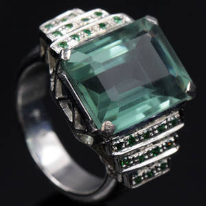 Praseolite ring ca. 12.31 ct. 