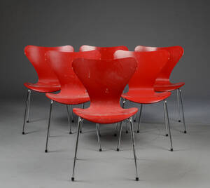 Arne Jacobsen. Seks stole, model 3107, røde 6