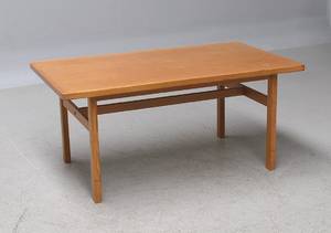 Hans J. Wegner 1914-2007. sofabord Denne auktion er annulleret - se nu vare 1969614