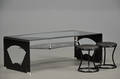 Sofabord i klart og sort glas med 2 skamler 3