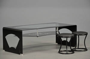 Sofabord i klart og sort glas med 2 skamler 3