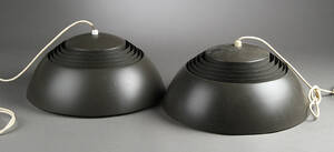 Arne Jacobsen 1902-1971. Par AJ pendler af lakeret metal 2