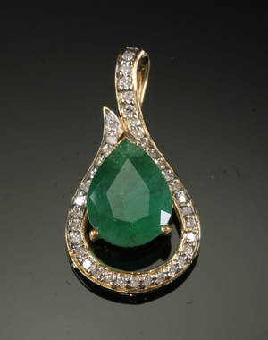 Smaragd- og diamant vedhæng