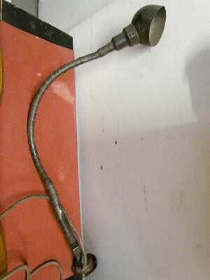 Industrilampa, Metall