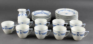 Bing  Grøndahl. Empire kaffestel af porcelæn 26