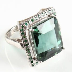 Ring, sølv, grøn kvarts, smaragd