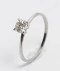 Solitairering med brillant på ca. 0.45 ct.  Denne vare er sat til omsalg under nyt varenummer 4013919