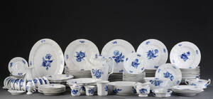 Royal Copenhagen, Blå Blomst, spisestel af porcelæn 96