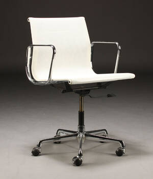 Charles Eames. Kontorstol EA-117