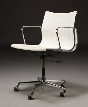 Charles Eames. Kontorstol EA-117 Denne vare er sat til omsalg under nyt varenummer 4018899