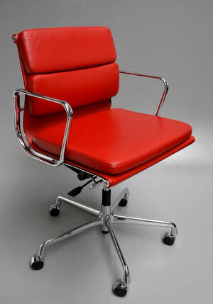 Charles Eames. Soft Pad kontorstol, Model EA-217 Full Leather 
