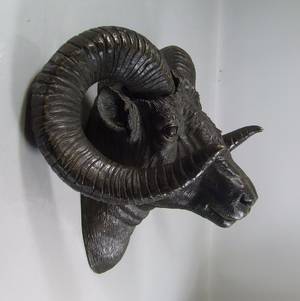 Widderkopf, Bronze, patiniert