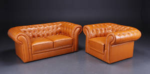 2-pers. Chesterfield sofa samt lænestol, cognac farvet 2 