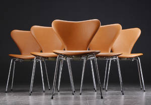 Arne Jacobsen. Seks stole Syveren, model 3107, nybetrukket med cognacfarvet læder 6