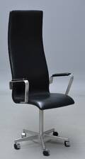 Arne Jacobsen. Højrygget Oxford kontorstol med armlæn, model 3292 