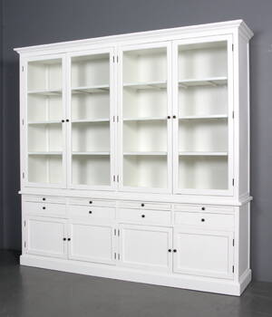 To delt vitrineskab. Hvid bemalet 2