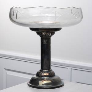 SKÅL på metallfot, 1900-talets första del