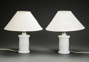 Sidse Werner for Holmegaard. Par Apoteker bordlamper af opalglas 2