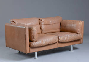 Dansk møbelproducent. Topersoners sofa af brunt læder
