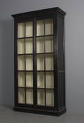 VitrineskabSkab, sort malet træ