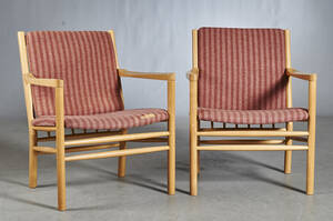 Erik Ole Jørgensen. To lænestole af bøgetræ 2