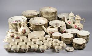 Kgl. Porcelæn. Frijsenborg. Kaffe- og spisestel 153