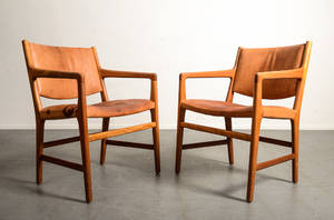 Hans J. Wegner, paret karmstolar i mahogny, modell JH 513 2