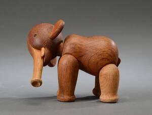 Kay Bojesen, figur af egetræ i form af elefant.