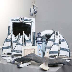 NAUTISKA INREDNINGSDEKORATIONER, bl.a klädhängare  speglar