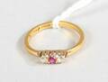 RING MED STENAR, 23 K GULD, TOTALVIKT 3,5 GRAM, STORLEK 18,25 MM