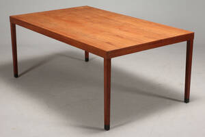 Dansk møbelproducent. Stort spisebord af teak. Denne vare er sat til omsalg under nyt varenummer 4023838