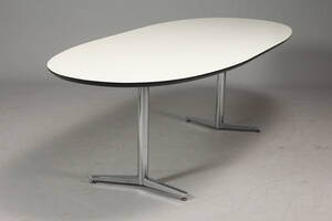 Bred Furniture, spisebord. 