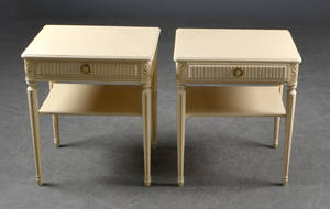 Ett par sängbord i gustaviansk stil 2