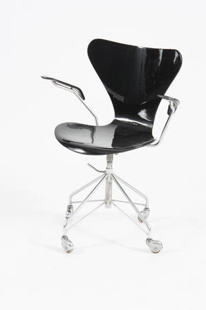 Arne Jacobsen. Kontorstol, model 3217 