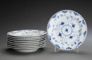 Kgl. Porcelæn musselmalet, helblonde. Ni middags tallerkner 9 