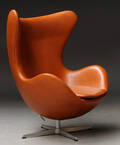 Arne Jacobsen. Ægget, loungestol med cognacfarvet Canyon anilin læder