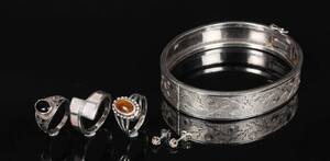 Smykkesæt af sterlingsølv samt ørestikker med diamanter 6 Denne vare er sat til omsalg under nyt varenummer 4037569