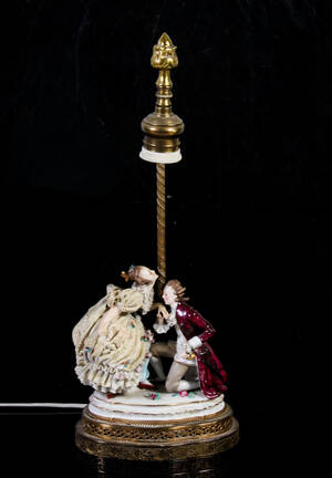 Bordslampa, mässing samt porslin, 1900-talets första hälft