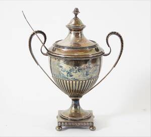 Strösockerskål, gustaviansk-stil