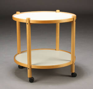 Dansk møbelproducent, bakkebord af bøgetræ