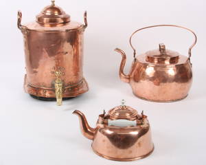 Samling kobber kedler. 3